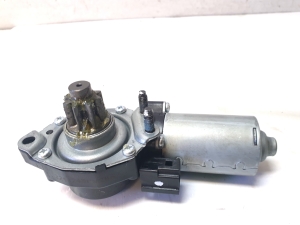 Front seat motor - 886B2L1000