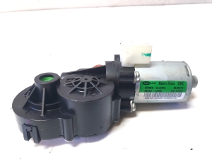Front seat adjustment switch (on seat) - 886D2L2000