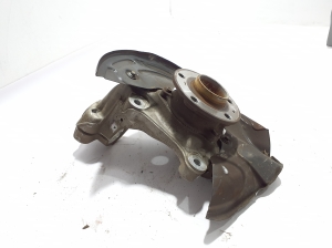 VOLVO XC40 (2017–2026) Front wheel hub 32246335 - 3