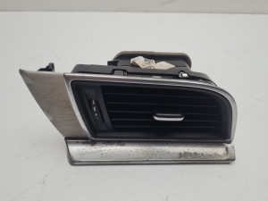   Interior ventilation grilles  - 95B819701B 