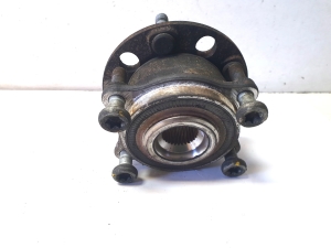Kia Sorento (2014–2026) Front wheel hub - 4