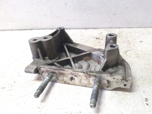 Kia Sorento (2014–2026) Motorhalter - 3