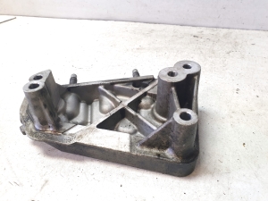 Kia Sorento (2014–2026) Motorhalter - 4