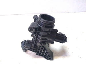 Kia Sorento (2014–2026) Termostata korpuss 256112R000 - 2