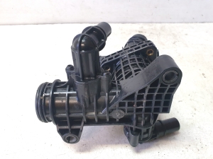 Kia Sorento (2014–2026) Termostata korpuss 256112R000 - 4