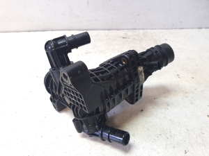 Kia Sorento (2014–2026) Termostata korpuss 256112R000 - 5