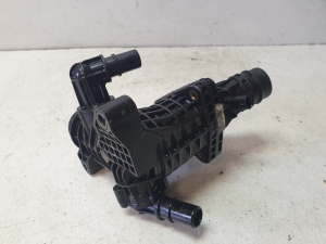Kia Sorento (2014–2026) Termostata korpuss 256112R000 - 7
