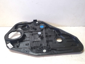 Kia Sorento (2014–2026) Aizmugurējo durvju logu pacēlājs 83470P2030 - 3