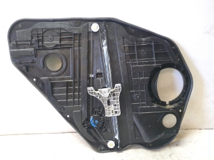 Kia Sorento (2014–2026) Aizmugurējo durvju logu pacēlājs 83480P2030 - 4
