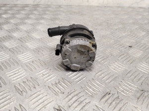 Volkswagen Passat B8 (2014–2023) Tsirkulatsioonipump 04L965567 - 4