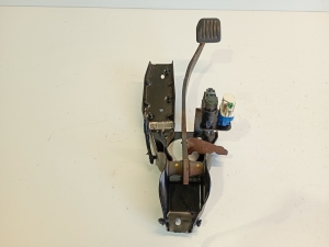   Brake pedal  - 7G9N2D094JA 