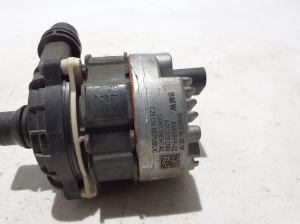 BMW X4 F98 (2019–2026) Auxiliary water pump 8686899 - 2