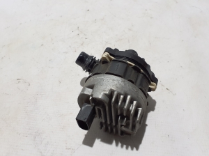 BMW X4 F98 (2019–2026) Auxiliary water pump 8686899 - 3