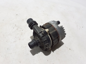 Auxiliary water pump - 8686899