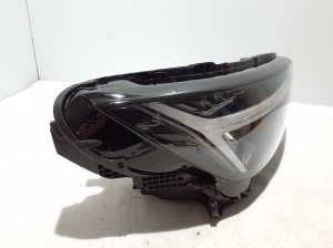 VOLVO XC40 (2017–2026) Headlight 32293764 - 2