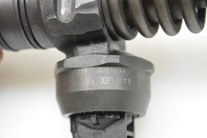 AUDI A4 B6 (2000–2005) Kütusepihusti 038130073BA - 3