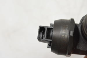 AUDI A4 B6 (2000–2005) Kütusepihusti 038130073BA - 5