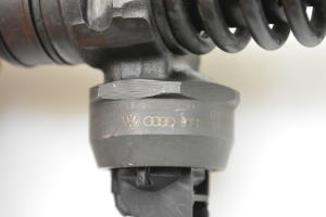 AUDI A4 B6 (2000–2005) Kütusepihusti 038130073BA - 5