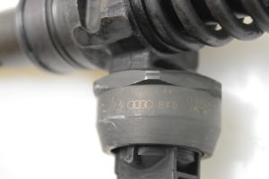 AUDI A4 B6 (2000–2005) Fuel injector 038130073BA - 3