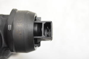 AUDI A4 B6 (2000–2005) Fuel injector 038130073BA - 5