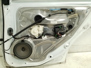 Mercedes Benz E-Class W212 (2009–2015) Tagumised küljeuksed ja nende osad A2127303605 - 2