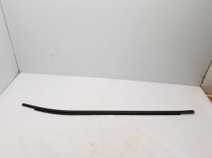 Lèche-vitre extérieur de porte arrière - 828329530R