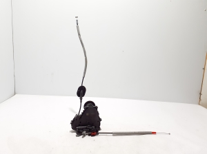 Rear side door lock - 825033383R