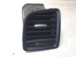 Mazda CX-5 (2011–2017) Dashboard air vent grilles KD4564830 - 5