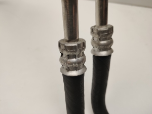 Porsche Macan (2014–2026) Gearbox cooling hose 95B317817A - 3