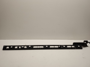   Ein weiteres Detail der Außenschwellerverkleidung  - 95B853558A 