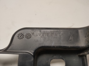 Porsche Macan (2014–2026) Ein weiteres Detail der Außenschwellerverkleidung 95B853557A - 3