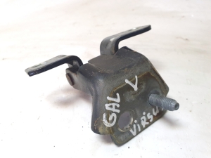 Rear side door upper hinge