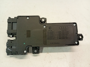 AUDI A3 8V (2012–2020) Esiistme juhtlüliti 8W0959747B - 4