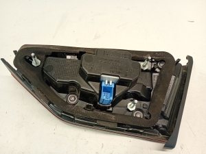 AUDI A3 8V (2012–2020) Tagaluugi tagatuli ja selle osad 8V5945075B - 2