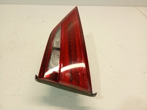 AUDI A3 8V (2012–2020) Tagatuli tagaluugil 8V5945076B - 5