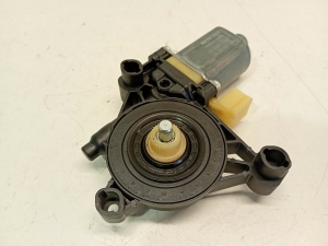 AUDI A3 8V (2012–2020) Esiukse aknatõstuki mootor 5Q0959801B - 3