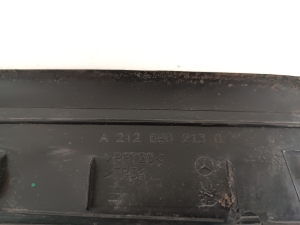 Mercedes Benz E-Class W212 (2009–2015) Sonstiges Teil der Heckklappenverkleidung A2126902130 - 2