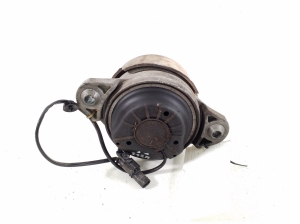 Mercedes Benz E-Class W212 (2009–2015) Motorlager A2122403017 - 3
