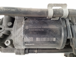 Mercedes Benz E-Class W212 (2009–2015) Luftfederung Kompressor A2123200404 - 2