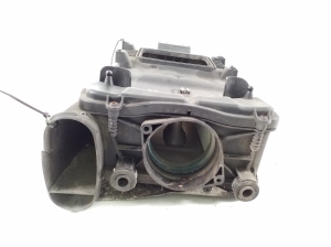 Mercedes Benz E-Class W212 (2009–2015) Luftfiltergehäuse A6510901701 - 3
