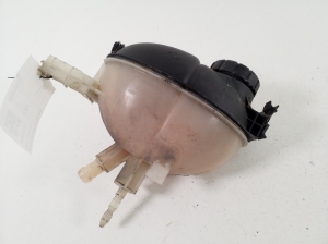 Mercedes Benz E-Class W212 (2009–2015) Coolant reservoir A2045000749 - 4