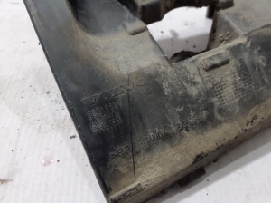 VOLVO XC60 (2017–2026) Another detail of the exterior sill trim 32216697 - 2