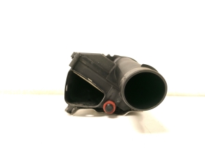 Mercedes Benz C-Class 205 (2014–2021) Luftfiltergehäuse A2740901701 - 3
