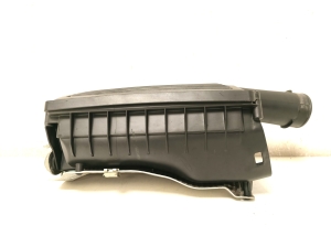 Mercedes Benz C-Class 205 (2014–2021) Luftfiltergehäuse A2740901701 - 5