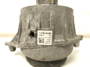Mercedes Benz C-Class 205 (2014–2021) Mootoripadi A2052400300 - 4