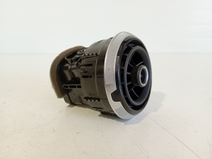 AUDI A3 8V (2012–2020) Armatuurlaua ventilatsioonivõred 8V0820901C - 3