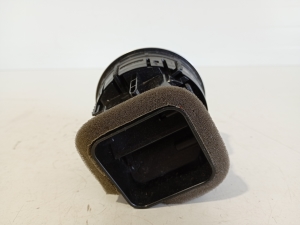 AUDI A3 8V (2012–2020) Armatuurlaua ventilatsioonivõred 8V0820901C - 3