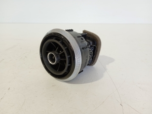 AUDI A3 8V (2012–2020) Armatuurlaua ventilatsioonivõred 8V0820901C - 4