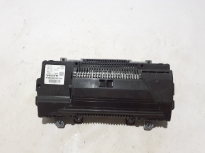 VOLVO XC60 (2017–2026) Kombiinstrument 32344046 - 3