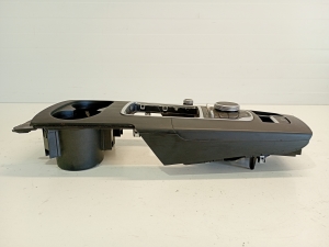 AUDI A3 8V (2012–2020) Keskkonsool 8V1864261A - 2